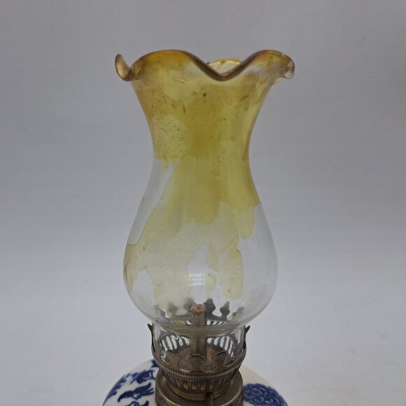Vintage Oil Lamp Blue Willow - Picture 11 of 11